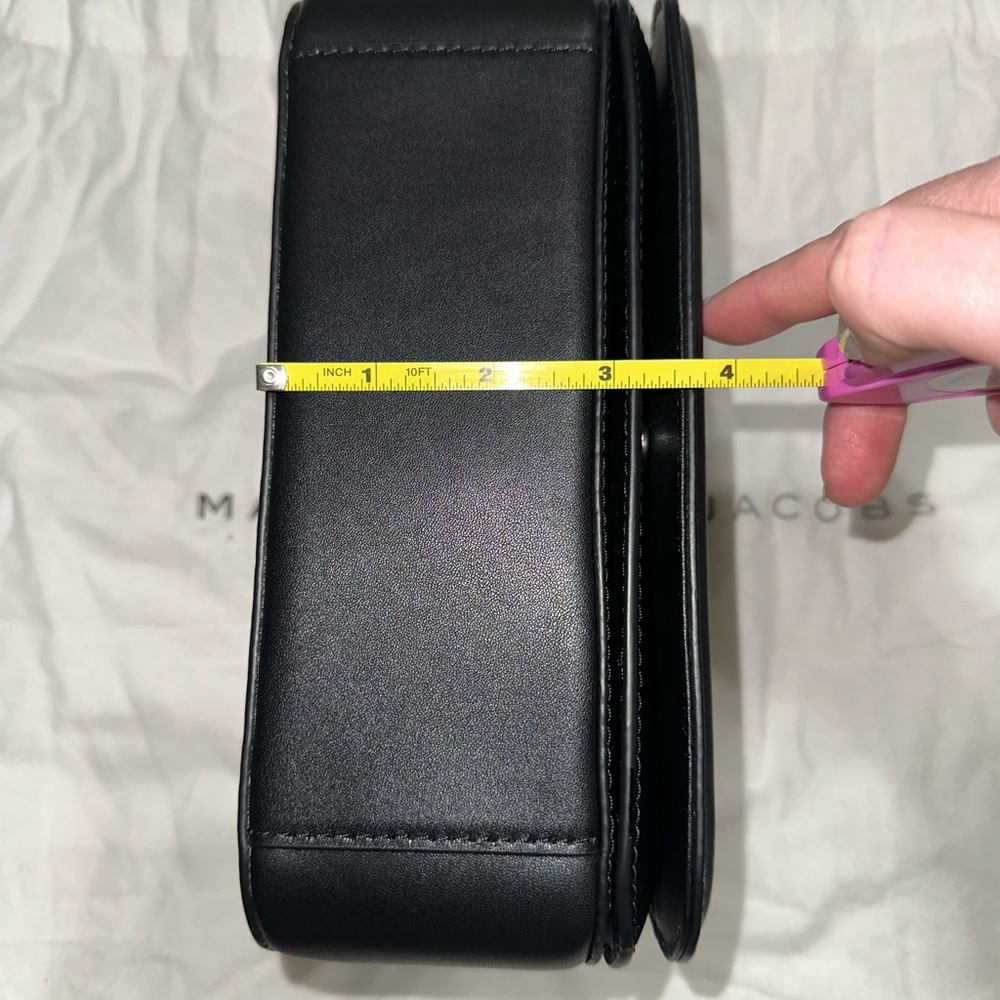 Marc Jacobs Elegant Black Crossbody Bag - Picture 10 of 12